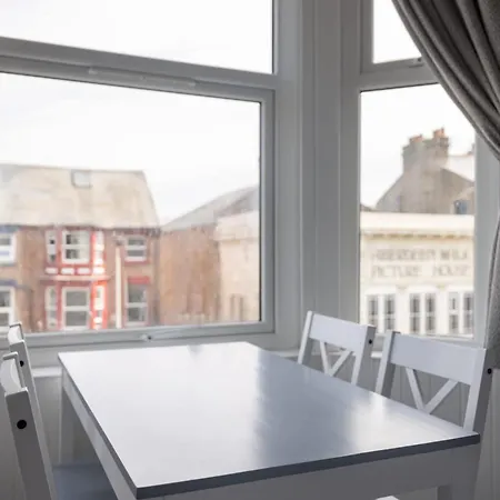 Host & - Aberdeen Walk 스카버러