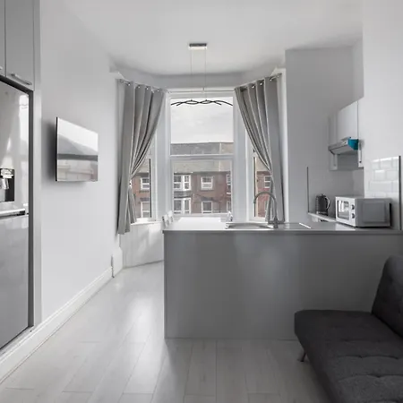 Host & - Aberdeen Walk 스카버러