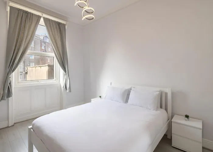 Host & - Aberdeen Walk *